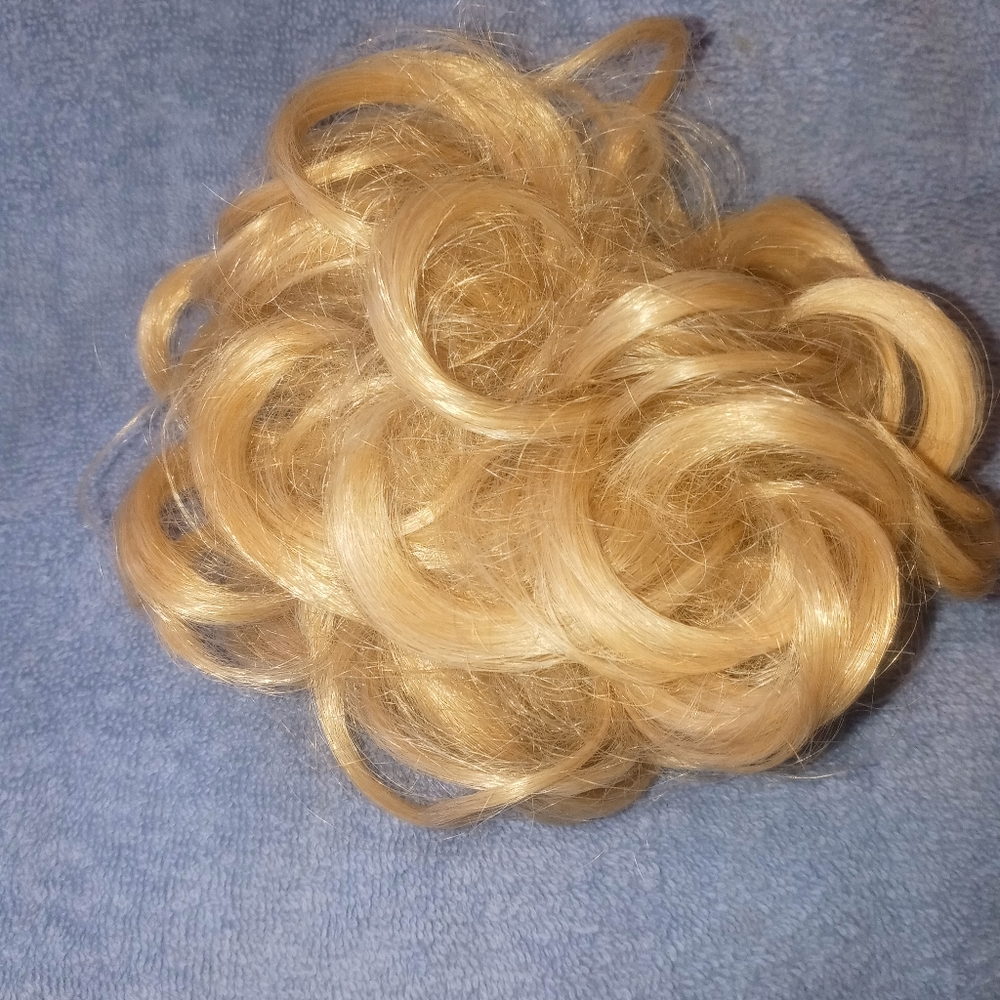 Hair scrunchie